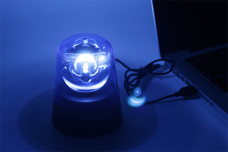 USB Gadget 2012: Polizei Notfall Licht Polizeilicht Blaulicht für Zuhause!