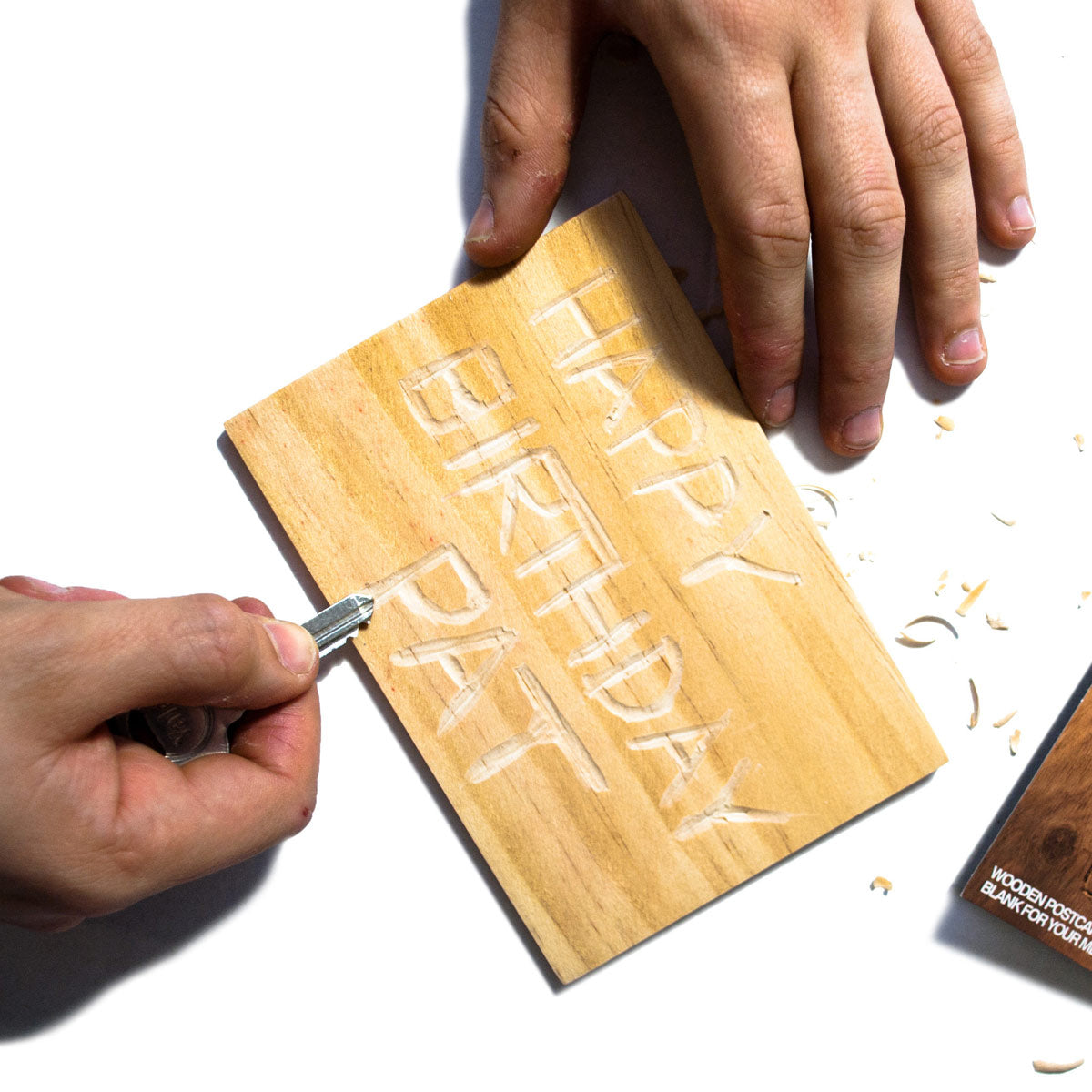 Postkarte-aus-echtem-Holz