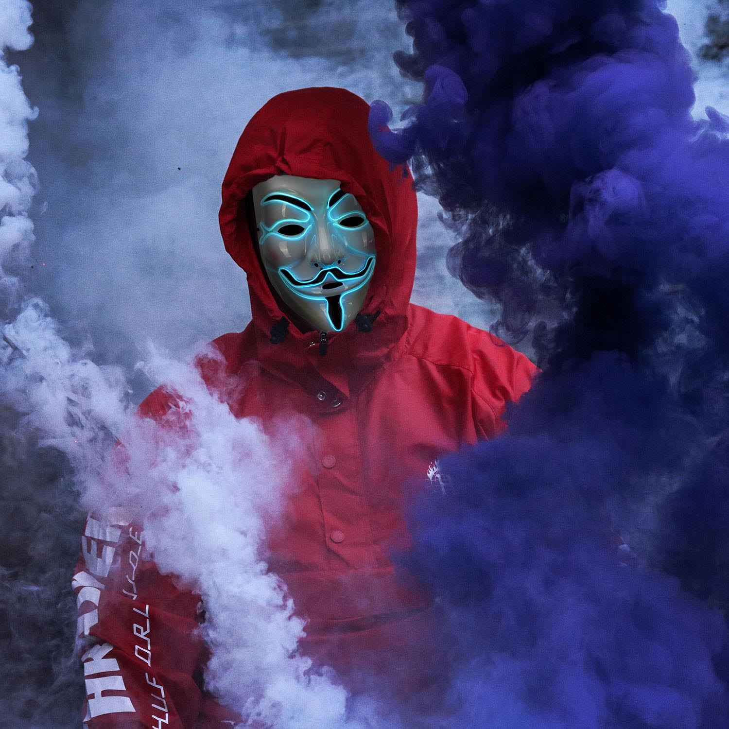 guy-fawkes-anonymous-maske-beleuchtet