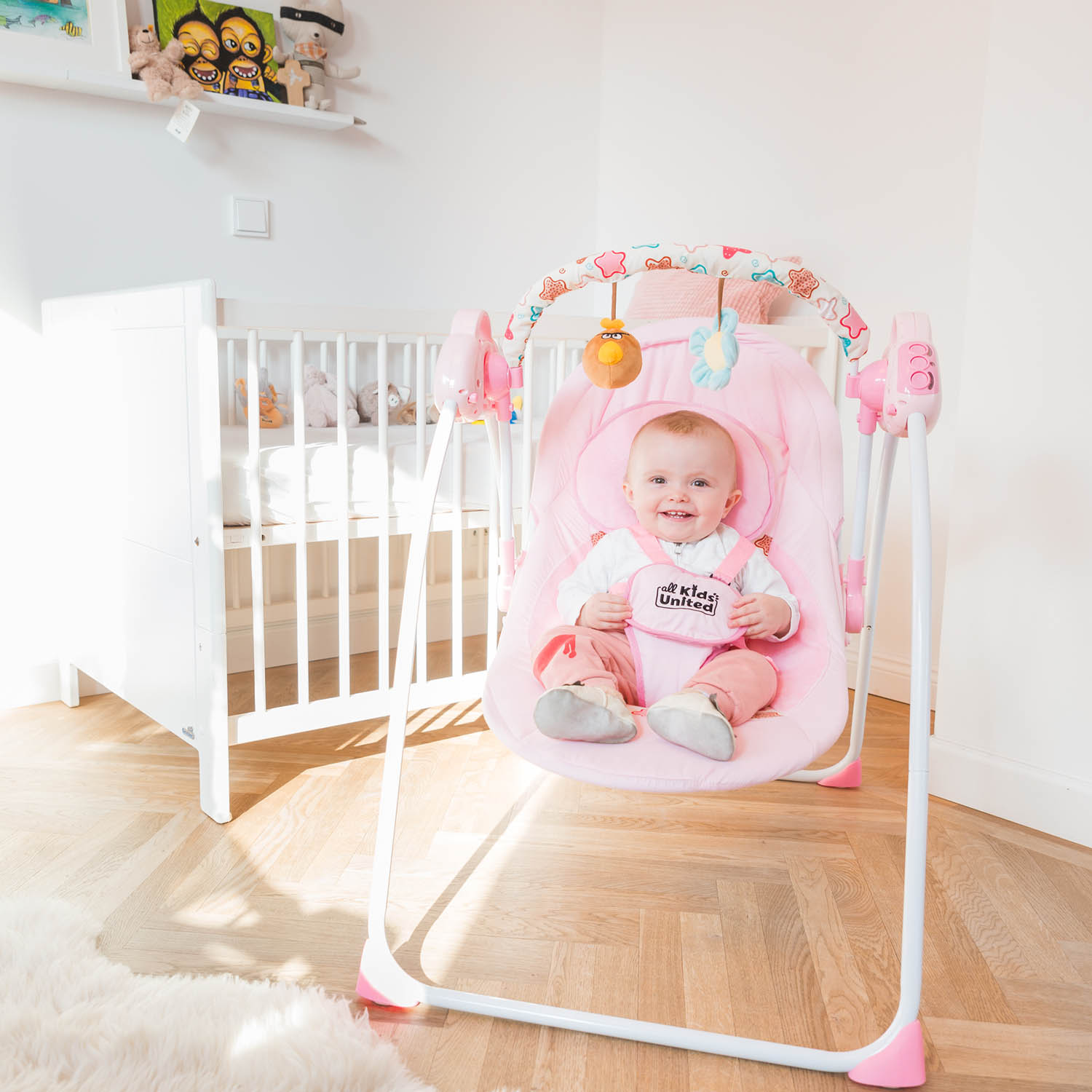 elektrische-babyschaukel-rosa-pink
